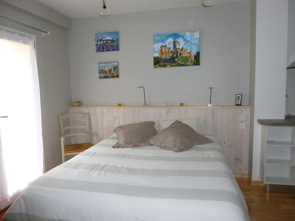 Aux Blanches Pierres Apartment Fumel Exterior photo